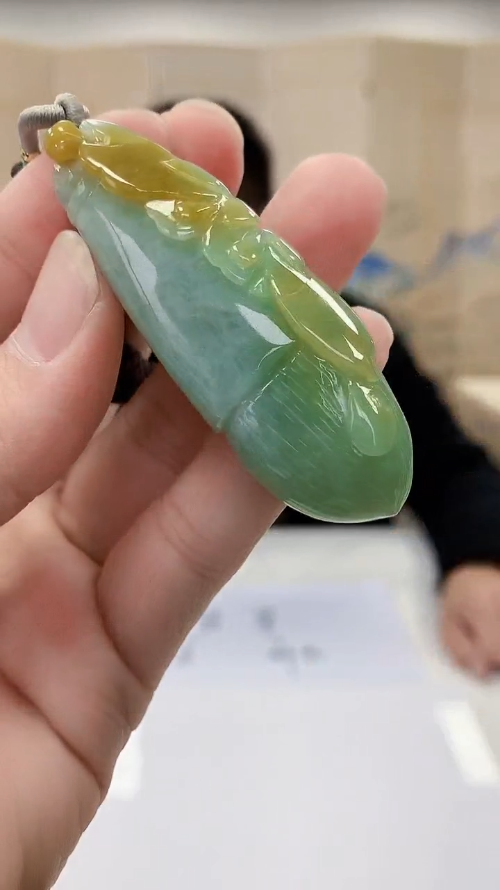 【闪购商品】定制翡翠未镶嵌5152bb-毛货挂件81