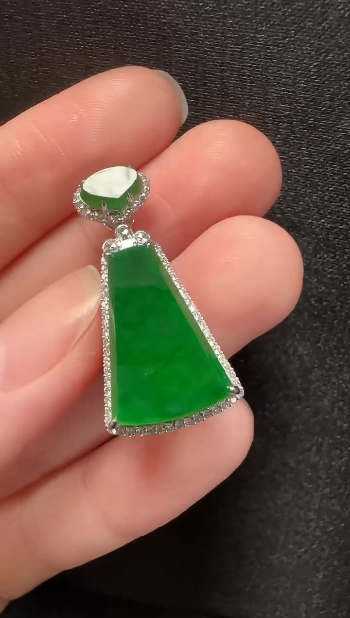 颈饰18K金镶嵌翡翠959无事牌一个