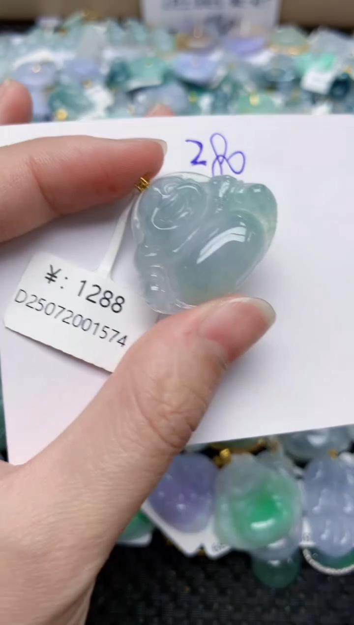 翡翠18K金镶嵌颈饰天然缅甸A货翡翠