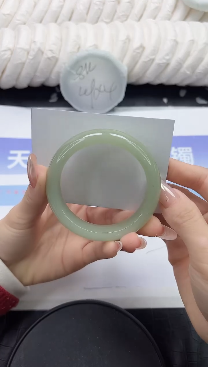 未镶嵌手镯石英质玉105-52