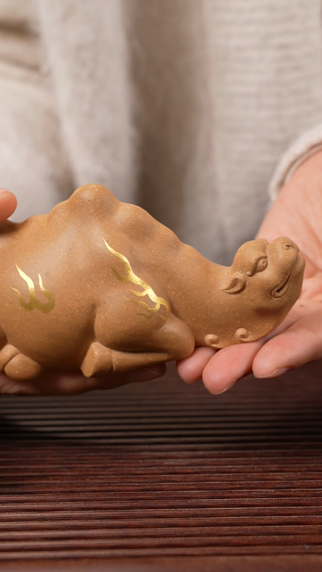 【闪购商品】紫砂茶宠骆驼（描金）