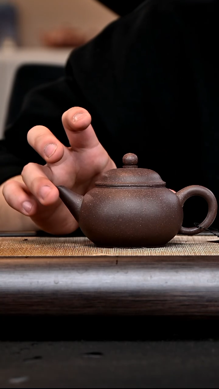 【闪购商品】紫砂茶杯GP16118 水平 蟹壳青