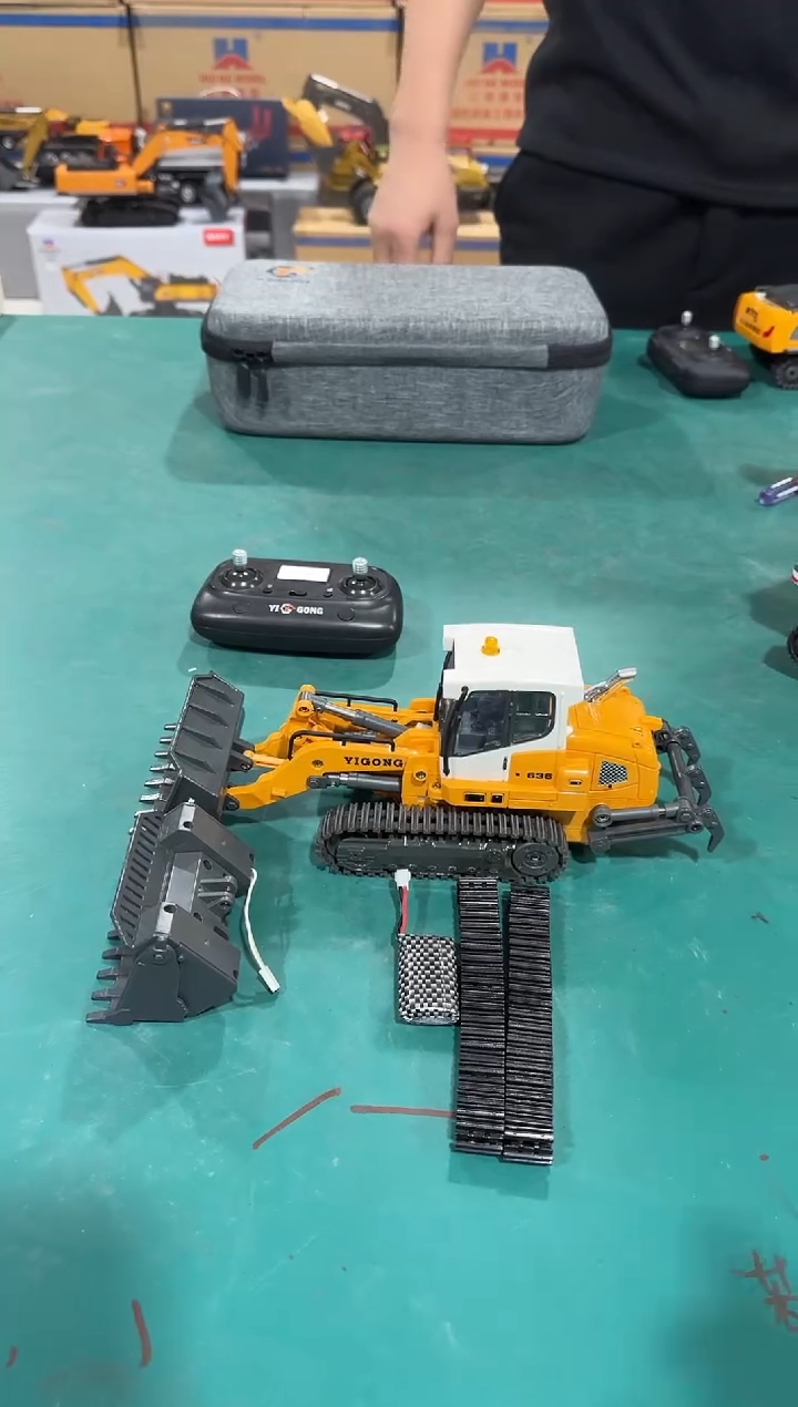 双电亿工636推土机1：50+开合斗
