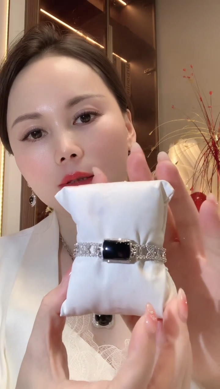 【闪购商品】翡翠手链18K金镶嵌W30  