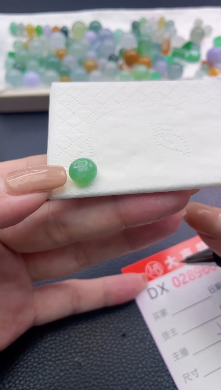 未镶嵌定制翡翠闺***组珠子