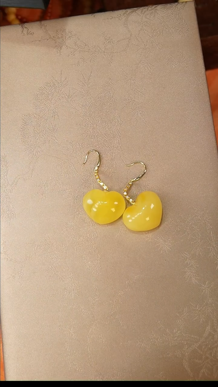 【闪购商品】琥珀耳饰银S925镶嵌耳饰