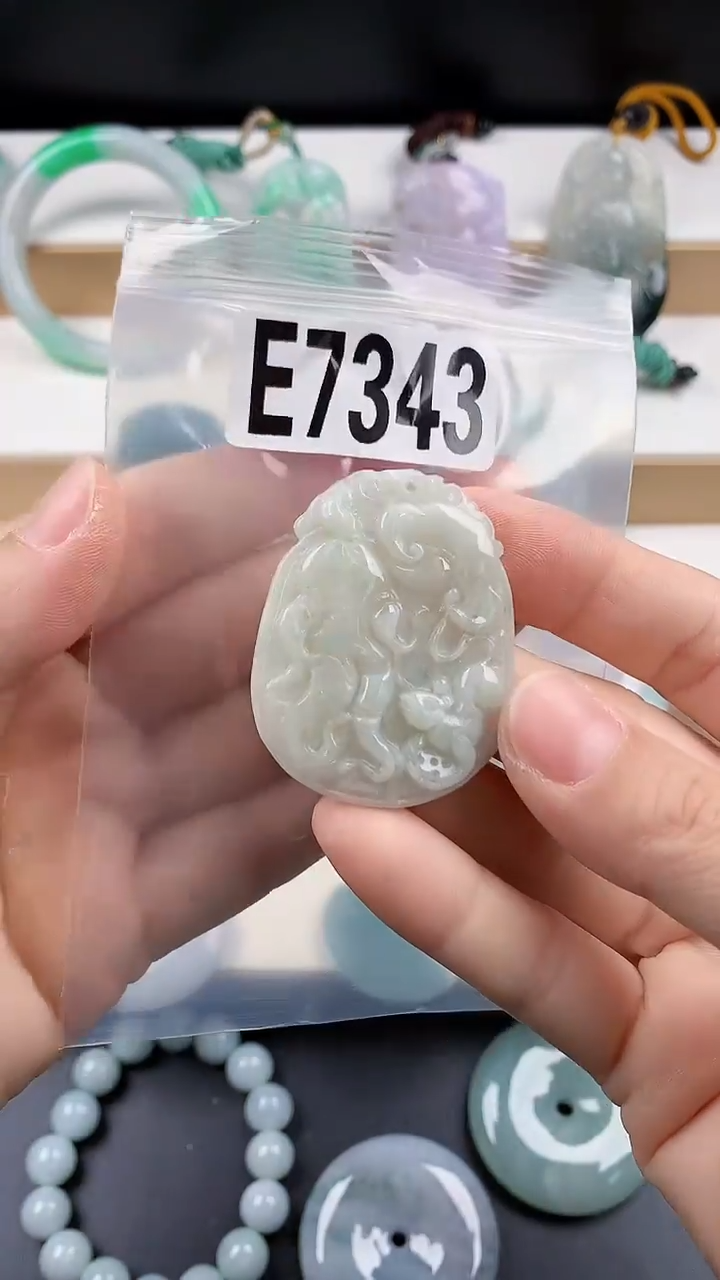 颈饰未镶嵌翡翠天然翡翠吊坠挂件