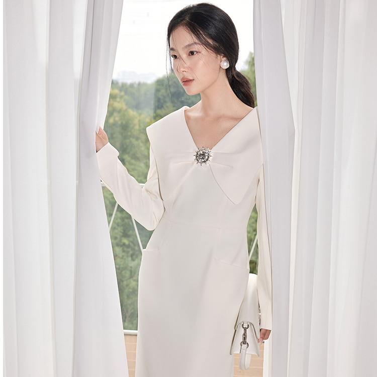 YESBYYESIR叶谦设计师品牌解构蝴蝶结领修身连衣裙YEFLC17263