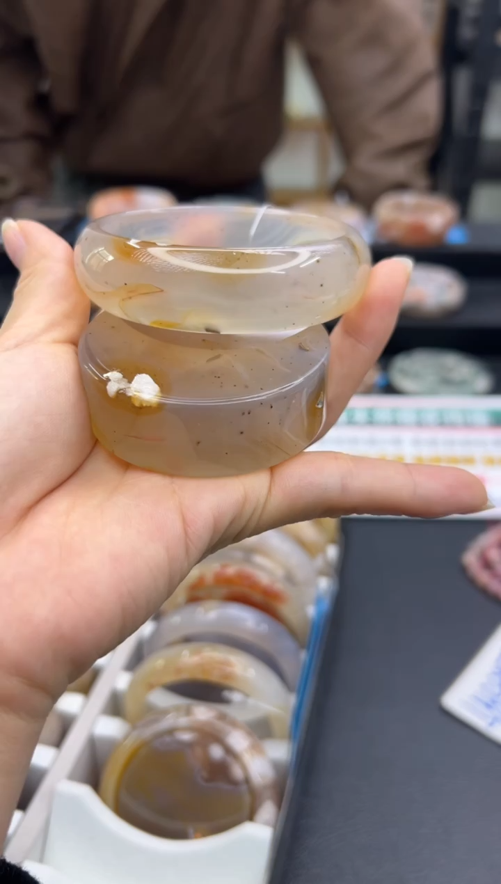 【闪购商品】石英质玉手镯未镶嵌C123(61圈赠送镯心)