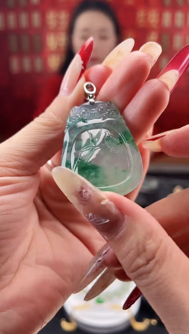 【闪购商品】翡翠颈饰18K金镶嵌吊坠