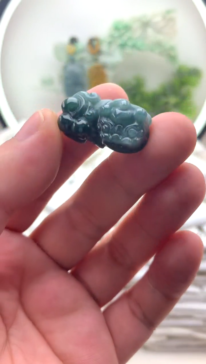 颈饰未镶嵌翡翠挂件