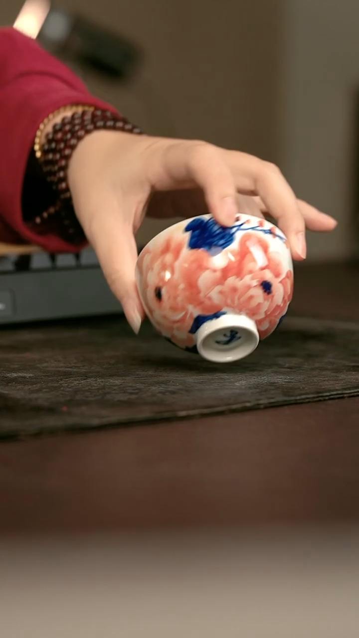 手绘手绘高温现代瓷 气双色牡丹花鸡心杯90C  