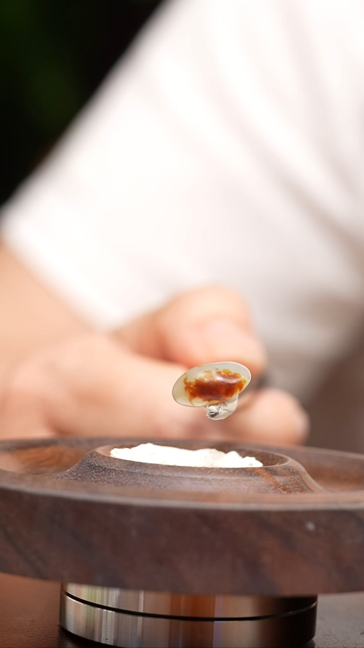 和田玉未镶嵌吊坠(不含链)1.8克和田玉原石