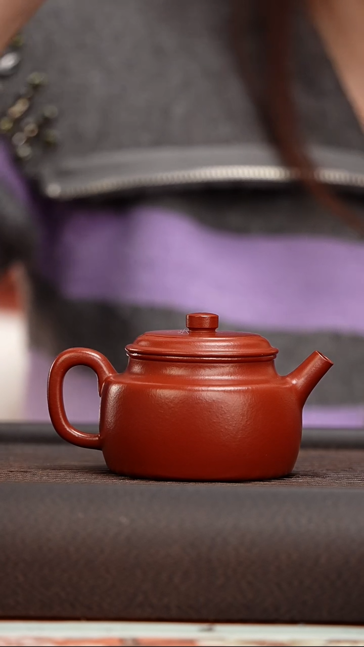 【闪购商品】紫砂茶壶龙志高朱泥光素德钟140cc