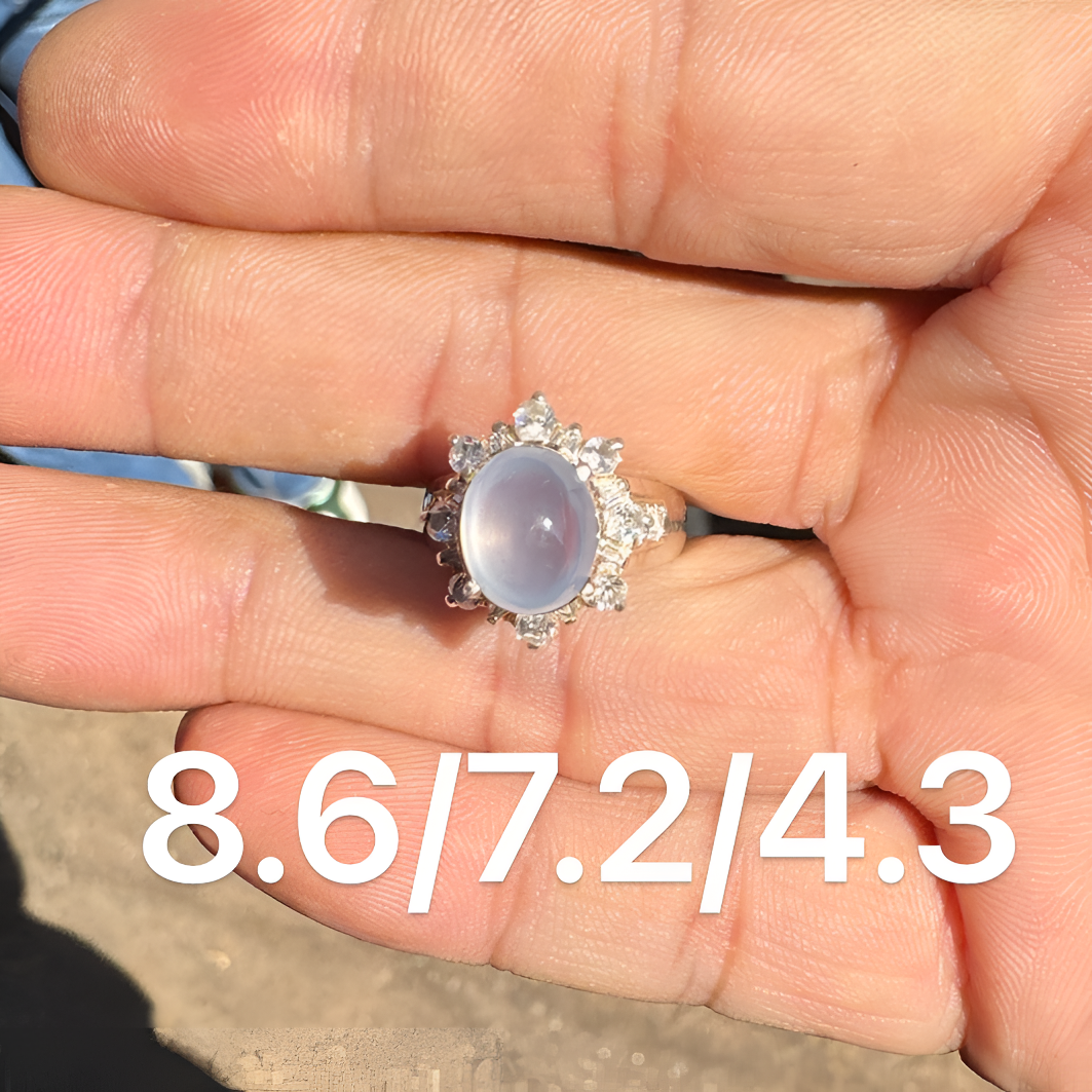 1223(小哪吒在源头)高冰种翡翠冰紫戒面干净肉细饱满荧光足M300