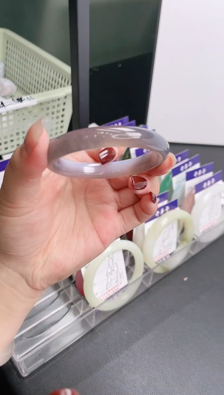 【闪购商品】石英质玉手镯未镶嵌470-56.5