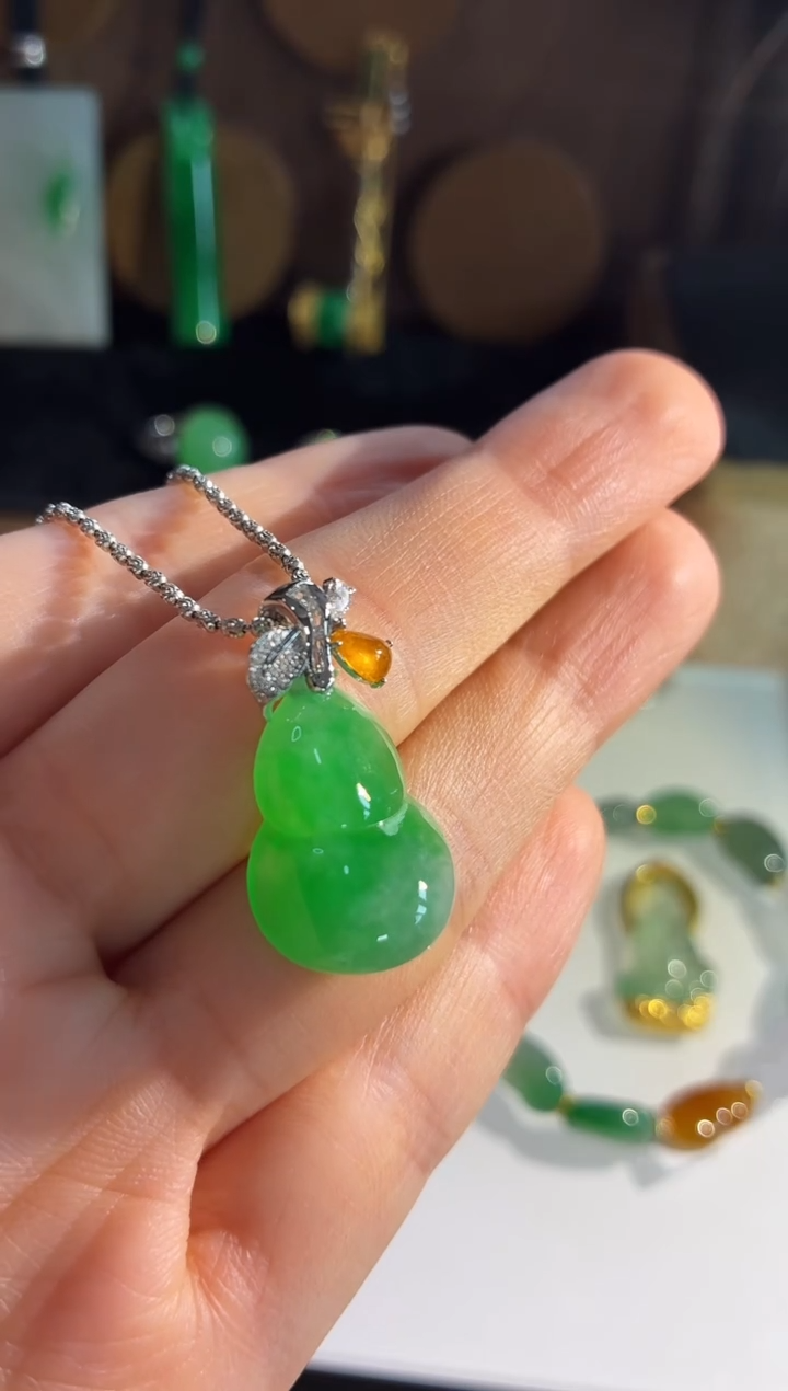 吊坠(不含链)18K金镶嵌翡翠吊坠