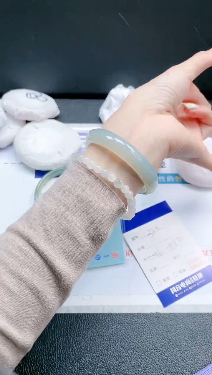 【闪购商品】石英质玉手镯未镶嵌16J323-55