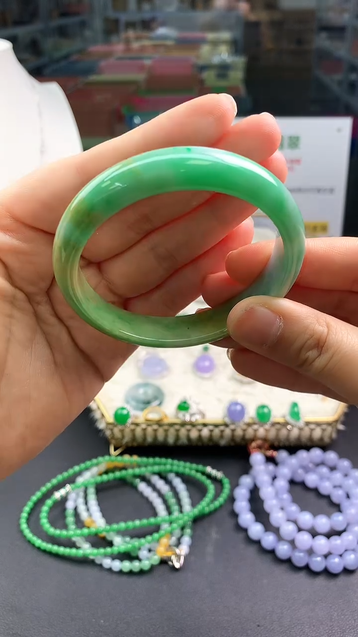 【闪购商品】翡翠颈饰未镶嵌翡翠手镯|不退不换