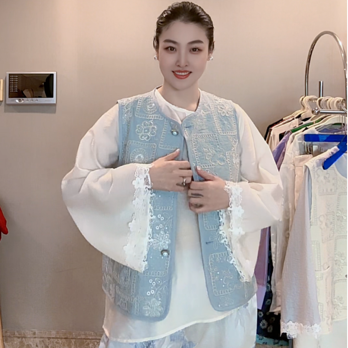 FL 3077｛国色芳华｝新中式重工手摇盘花绣珠片绣欧若风色系马甲