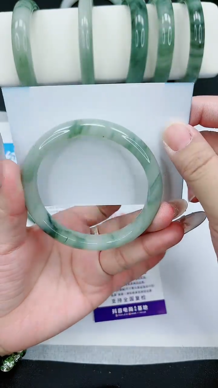 【闪购商品】石英质玉手镯未镶嵌159号/62-63圈