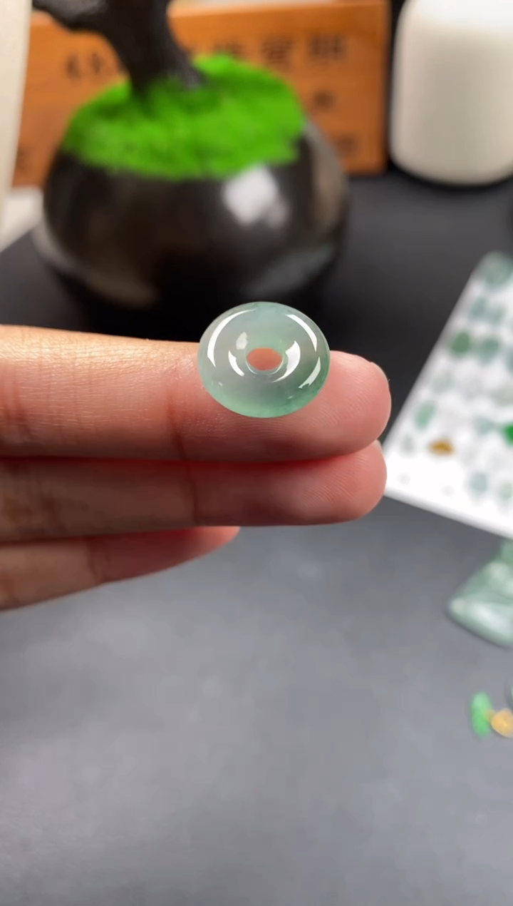 颈饰未镶嵌翡翠翡翠冰种甜甜圈