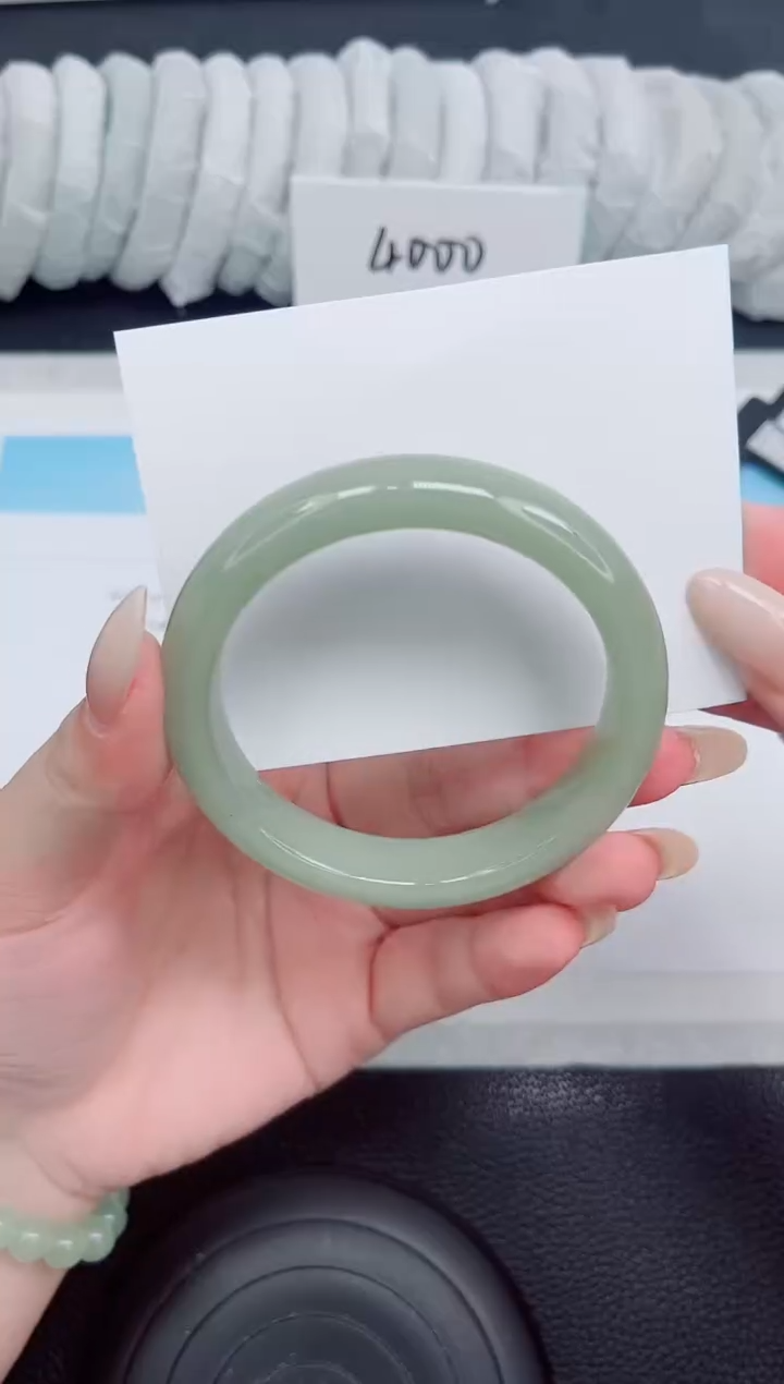 未镶嵌手镯石英质玉64-58.9