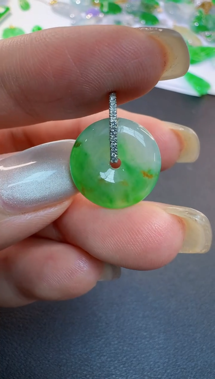 【闪购商品】翡翠18K金镶嵌颈饰缅甸翡翠A货吊坠