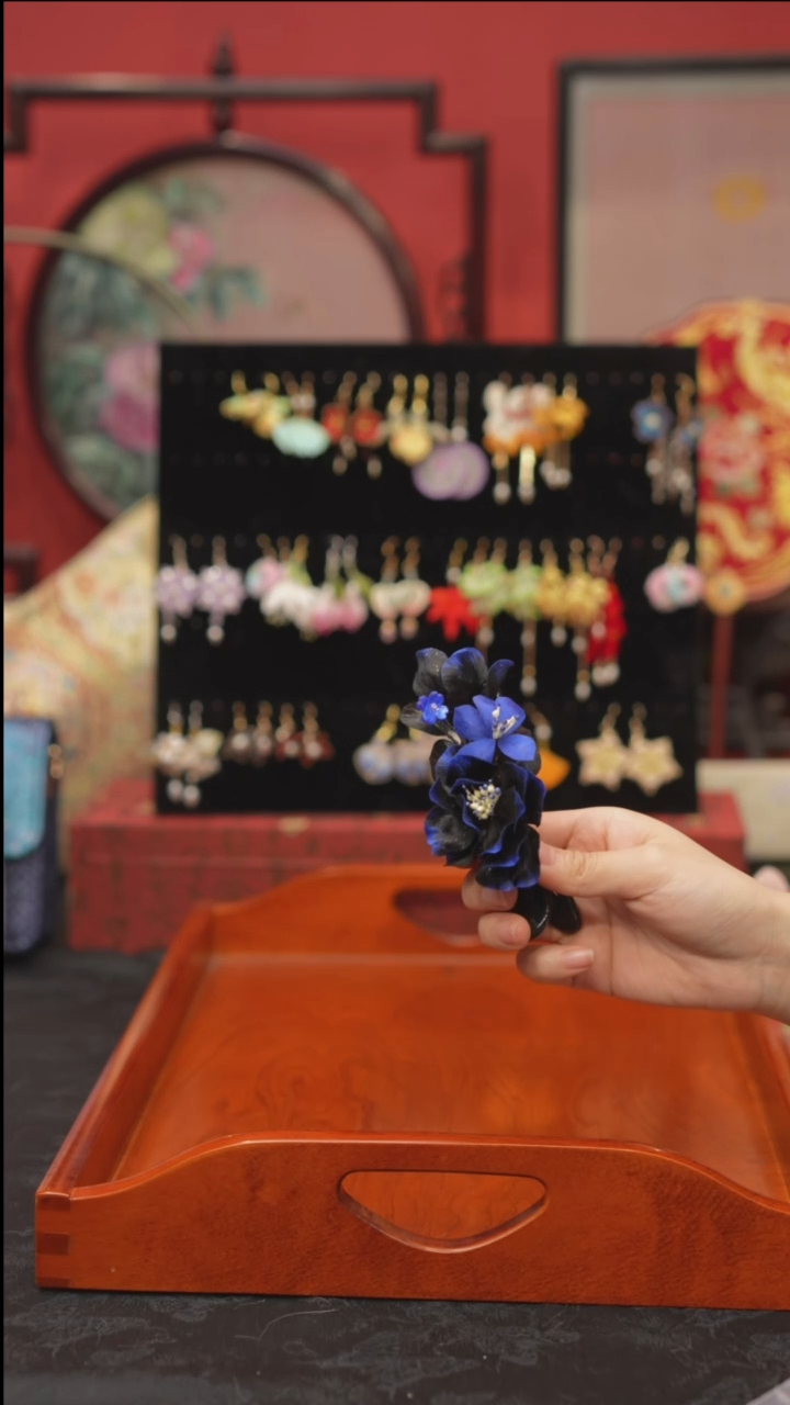 刺绣非遗手工绒花饰品