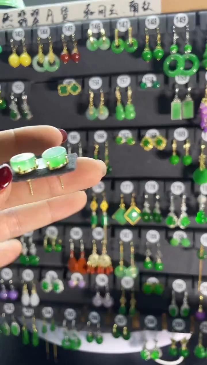 【闪购商品】翡翠耳饰银S925镶嵌154...