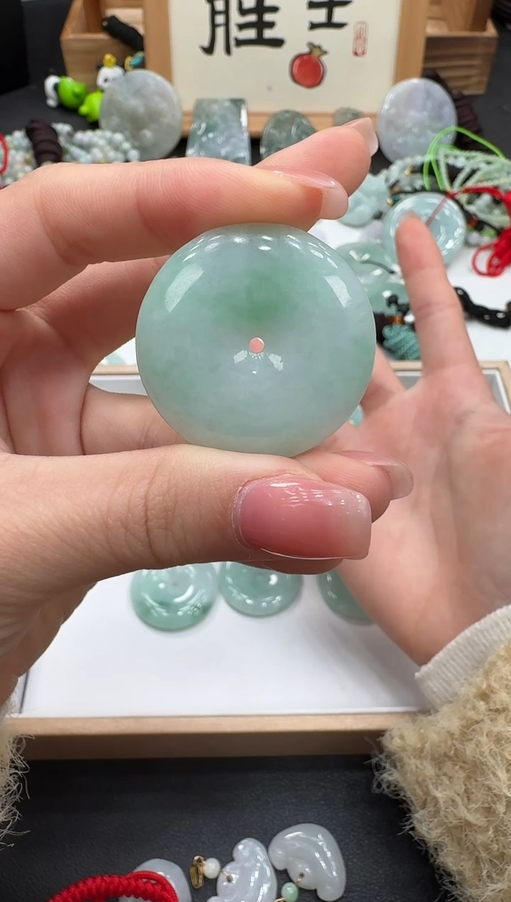 吊坠(不含链)未镶嵌翡翠?****?扣子多样性发其一