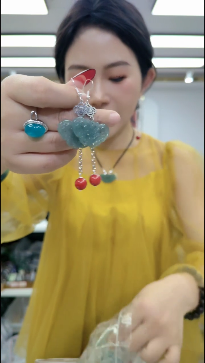 【闪购商品】翡翠耳饰未镶嵌07111蓝水蝴蝶耳坠一对