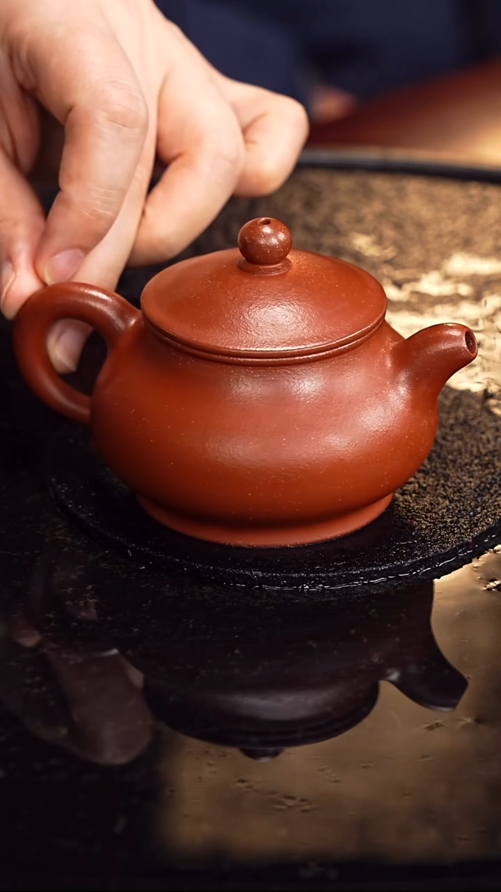 茶壶紫砂丁雪英  潘壶42  二厂红泥  140毫升