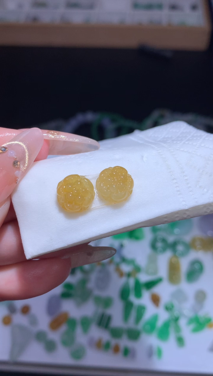 未镶嵌定制翡翠一对花花