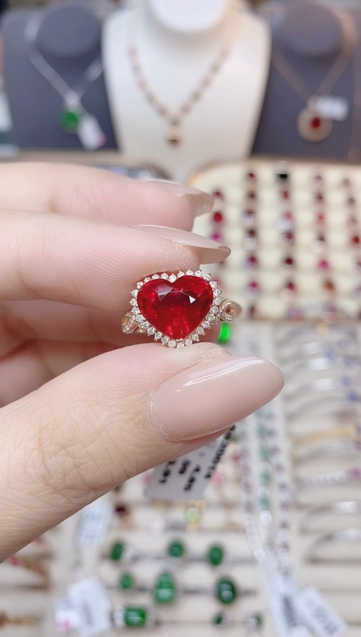 18K金镶嵌碧玺戒指碧玺4.85CT