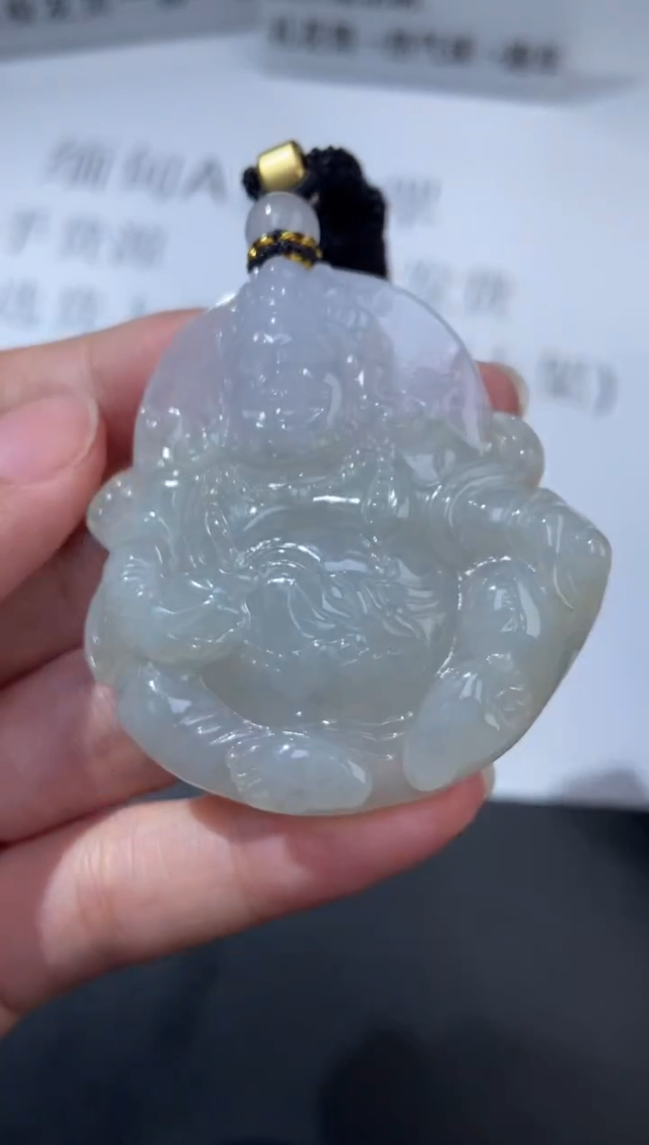 未镶嵌挂件翡翠373605     多人 