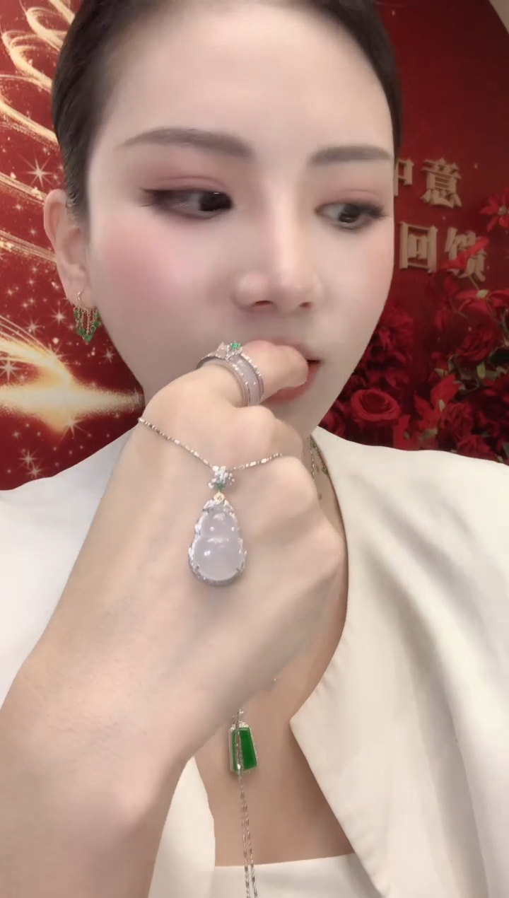 吊坠(不含链)18K金镶嵌翡翠A4 多样性发一件