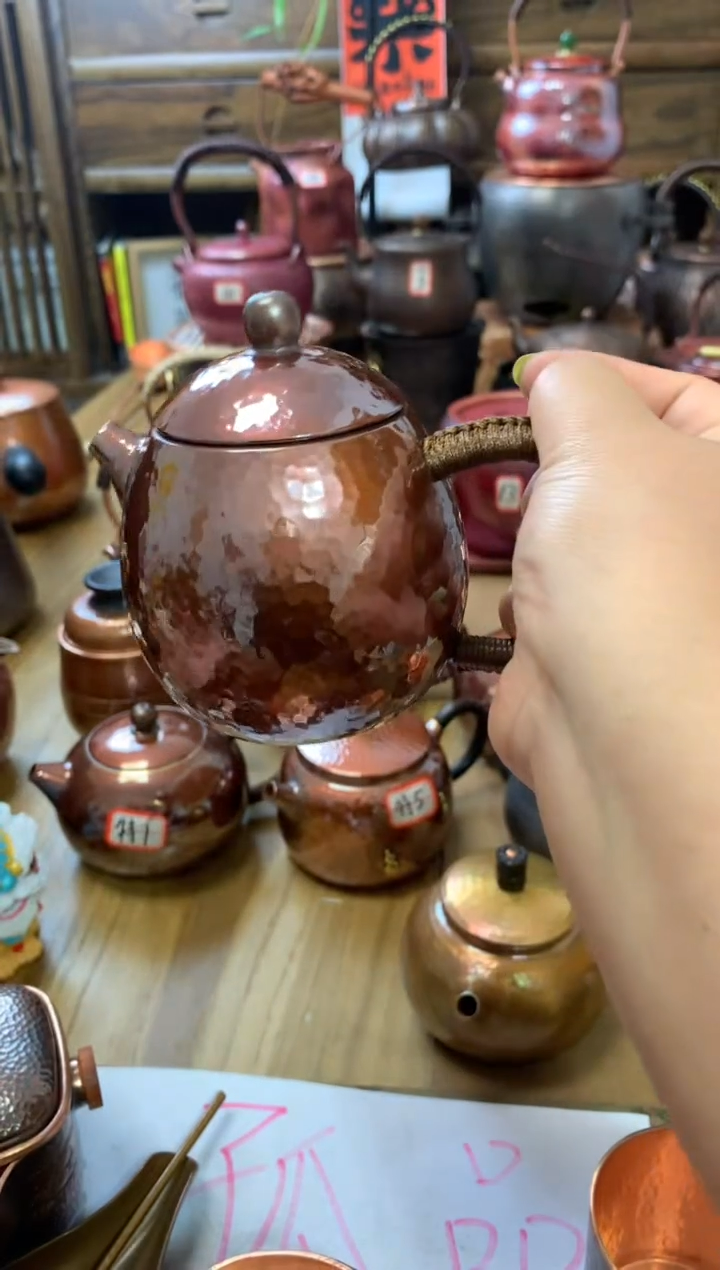 金属紫铜锤纹龙蛋闷泡壶