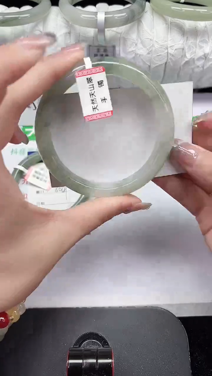 未镶嵌手镯石英质玉143-60/61