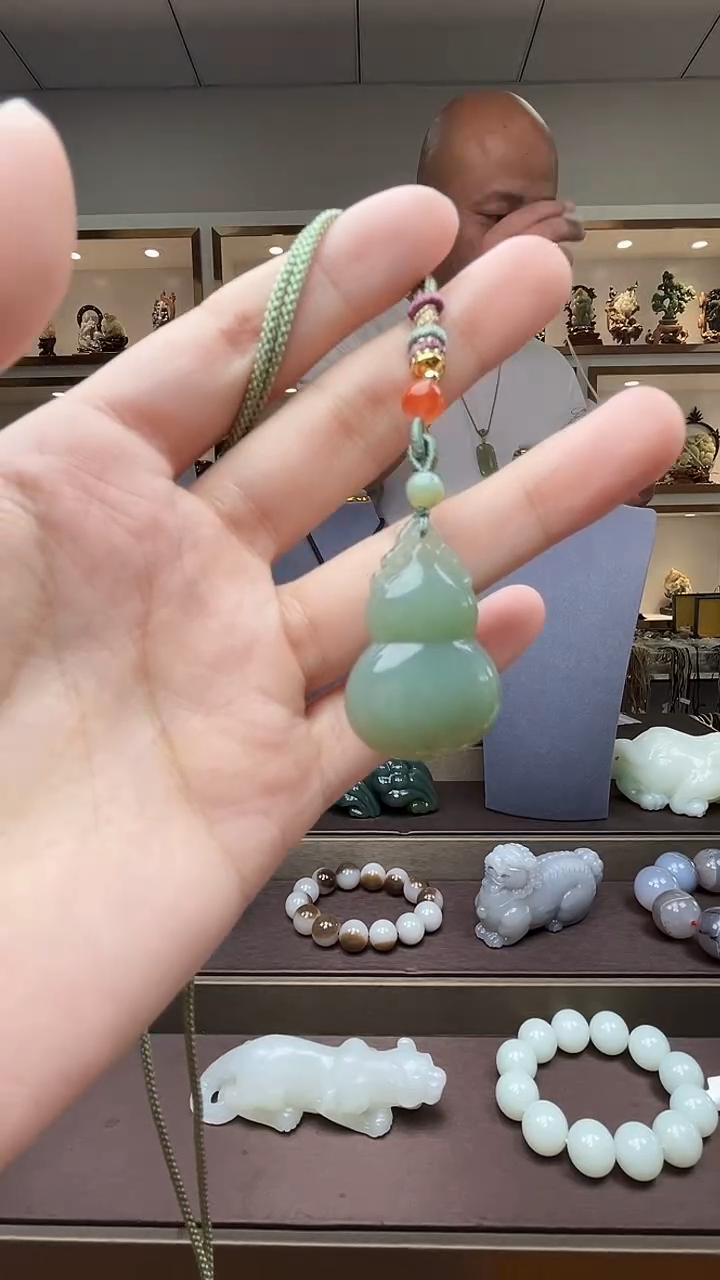 和田玉未镶嵌颈饰苏