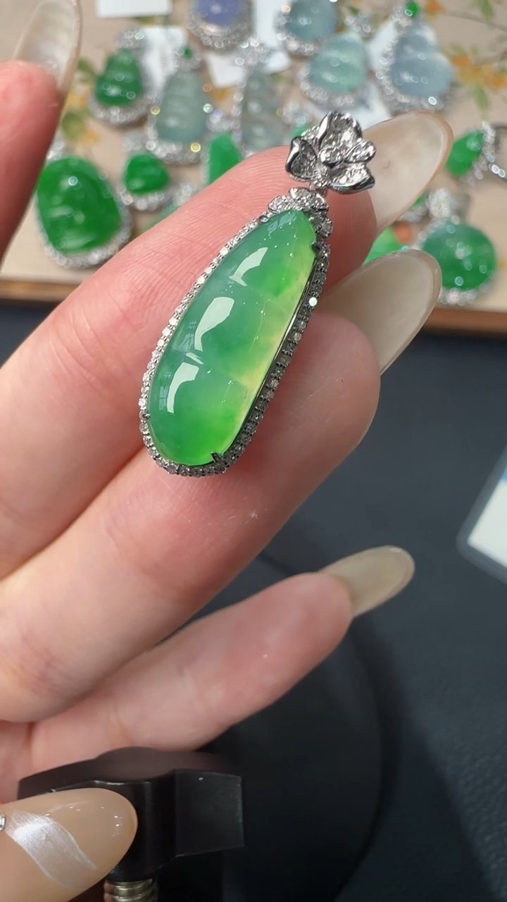 【闪购商品】翡翠吊坠(不含链)18K金镶嵌16