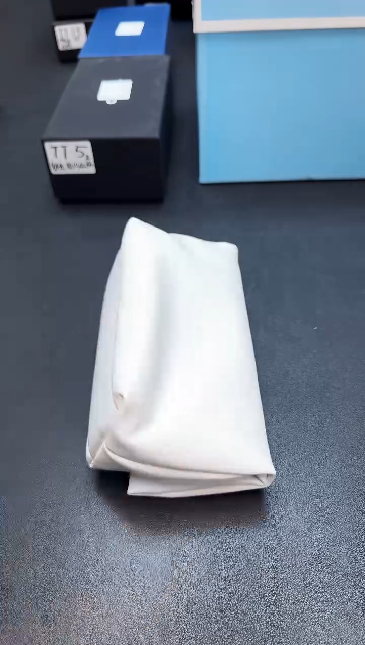 瓷片全新正品一件不留@@WE843