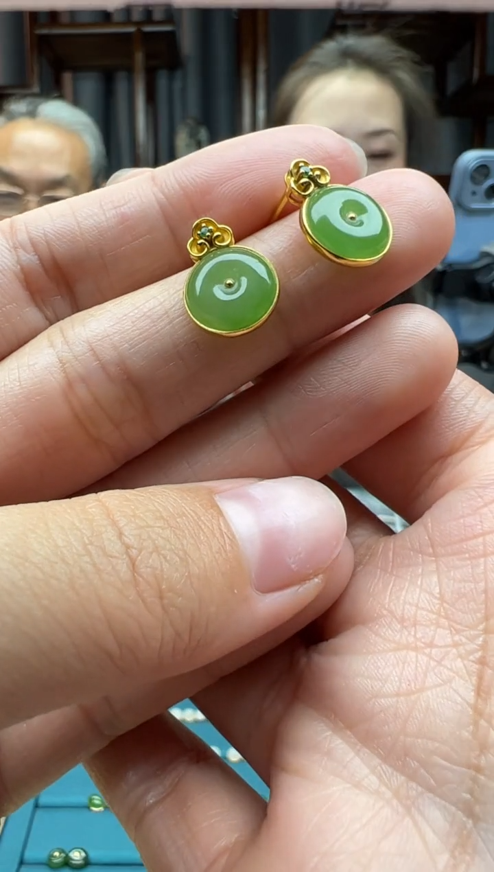 【闪购商品】和田玉颈饰18K金镶嵌耳钉