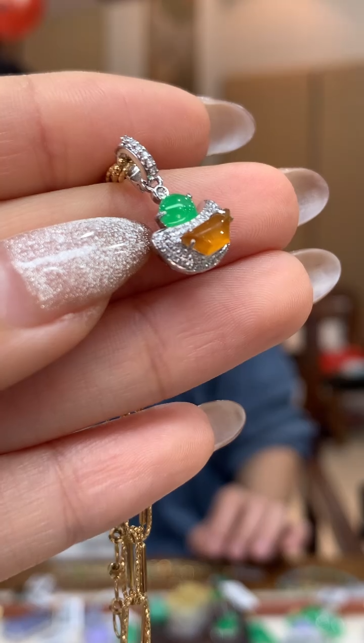 吊坠(不含链)18K金镶嵌翡翠元宝