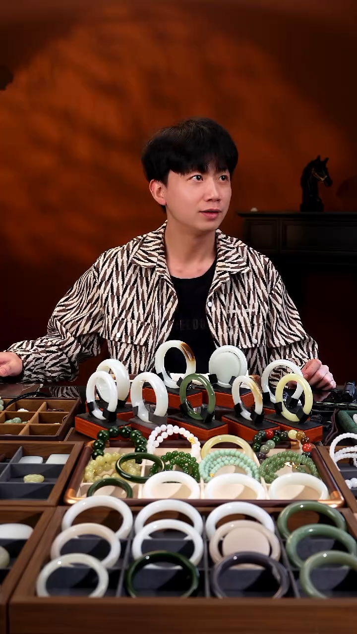 未镶嵌颈饰玛瑙/玉髓紫绿玛瑙安居乐业蜗牛一对小挂件（未抛光）