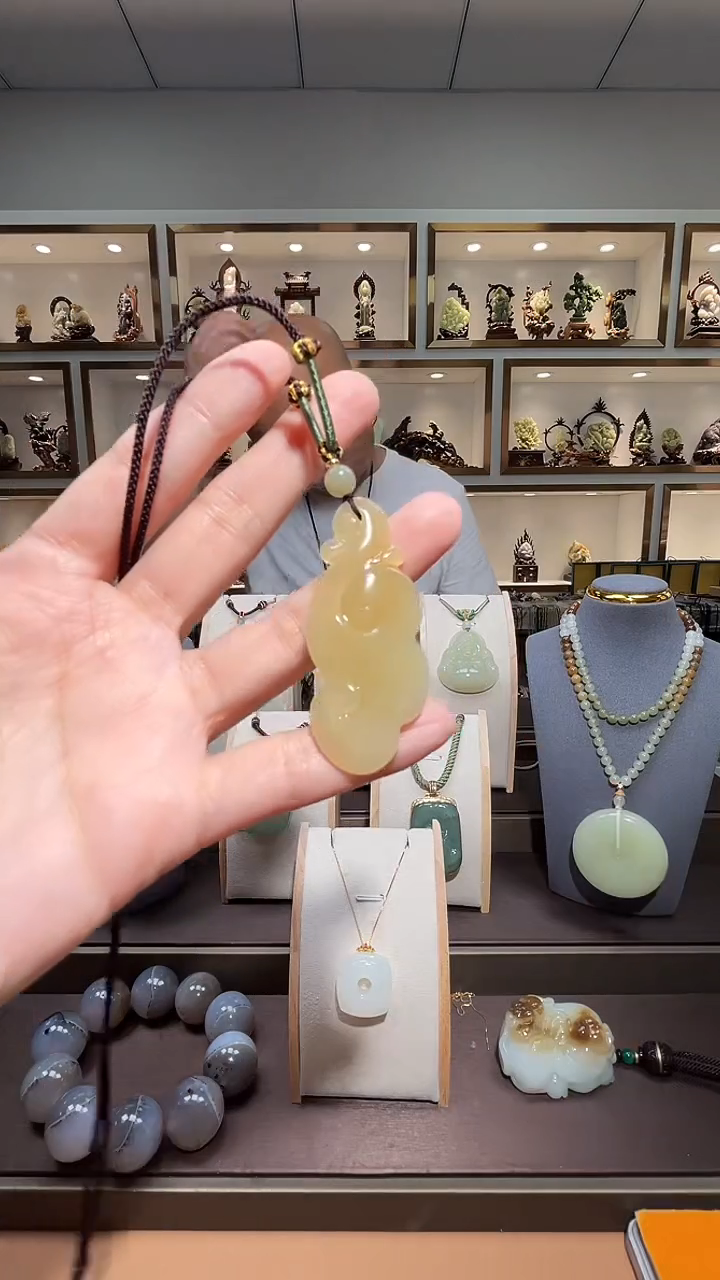 和田玉未镶嵌颈饰1