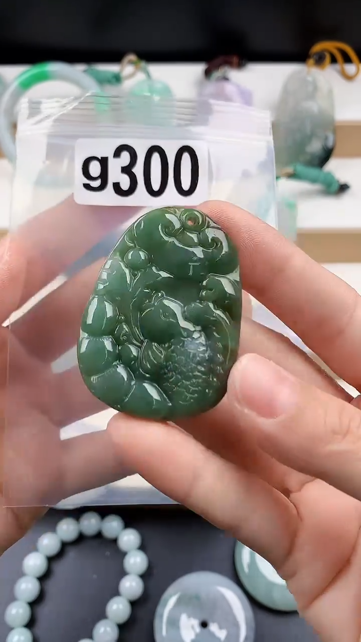 颈饰未镶嵌翡翠天然翡翠吊坠挂件