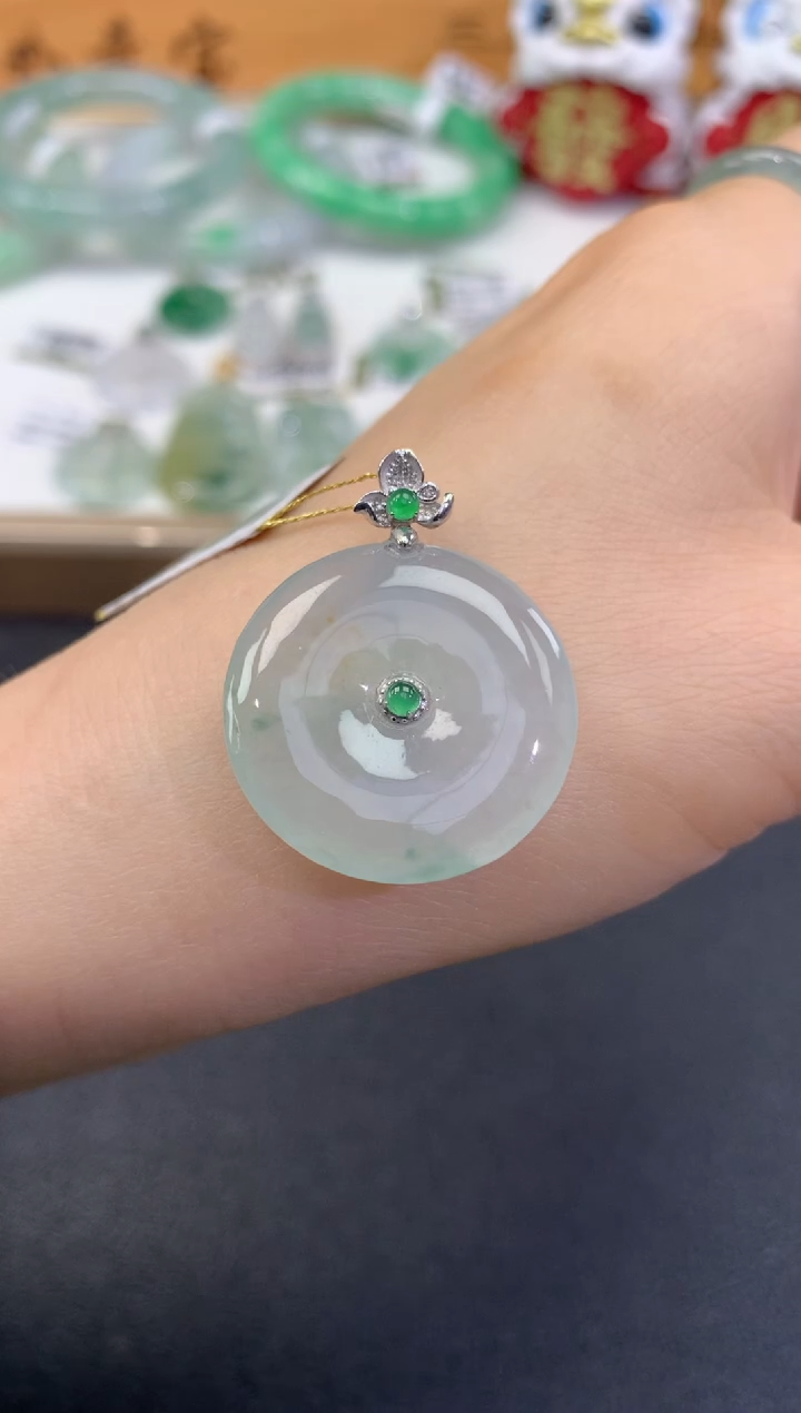 【闪购商品】翡翠颈饰18K金镶嵌              