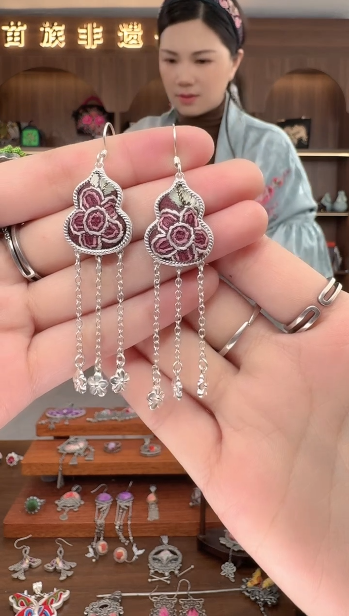 【闪购商品】织绣扶光苗绣传承71