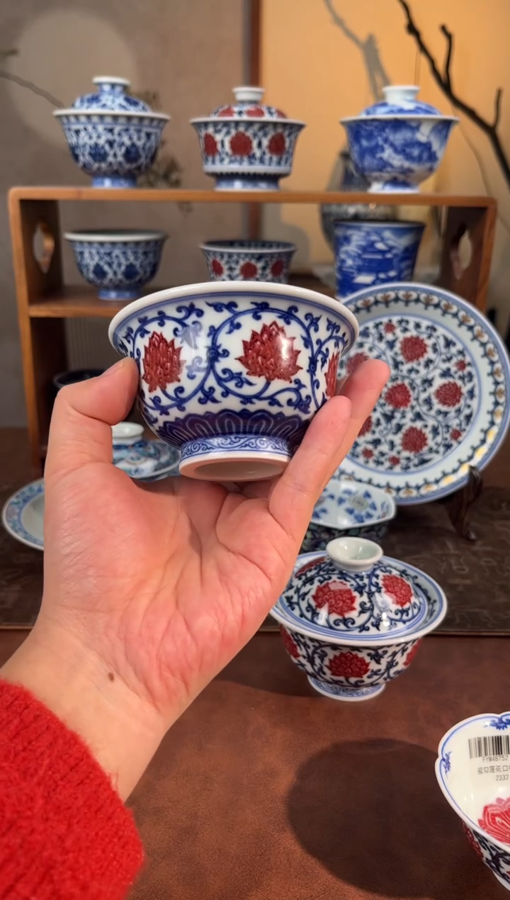 陶永明尚玩双钩莲满绘压手